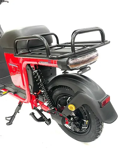 Электроскутер Грузовой с двумя большими багажниками Crosser SUPER MAX 1200W 60V30AH Li-Fe | USB зарядка Красный  - фото 8