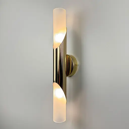 Бра в золотом корпусе с двумя матовыми плафонами 44х5,5х8 см Line F Арт. YG 370/2 GD  - фото 1