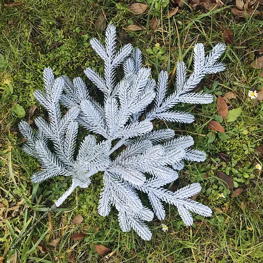 Декоративна гілка штучної хвої Hvoya Traditional засніжена 60 см - фото 2