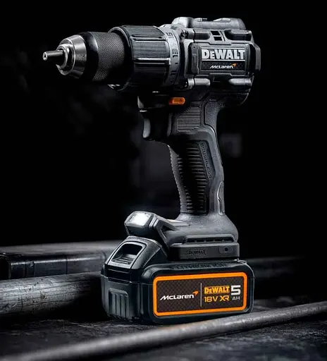 Дрель-шуруповерт ударная DeWalt McLaren F1 Team Limited Edition с АКБ и ЗП DCD85MP2T - фото 9