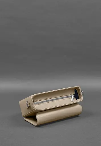 Женская кожаная сумка Mary светло-бежевая - фото 9