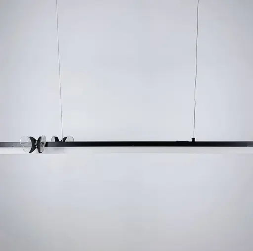 Светодиодная удлиненная люстра с бабочками в черном корпусе Line.F C 18-1000 BK - фото 2
