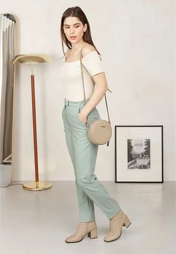 Кругла жіноча шкіряна сумочка Tablet світло-бежева - фото 2