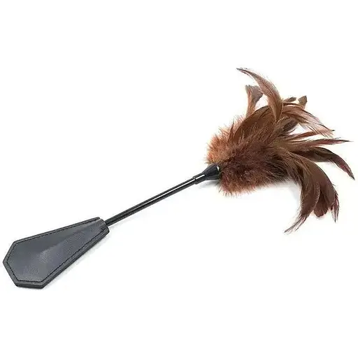 Стек двухсторонний для БДСМ игр с коричневыми перьями - фото 1