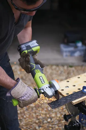 Шлифмашина угловая Ryobi ONE+ R18AG-0 аккумуляторная 18 В без АКБ и ЗУ - фото 7