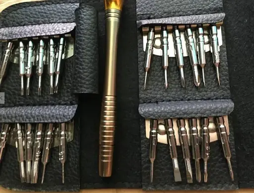 Набір маленьких викруток в чохлі для ремонту смартфона - фото 7