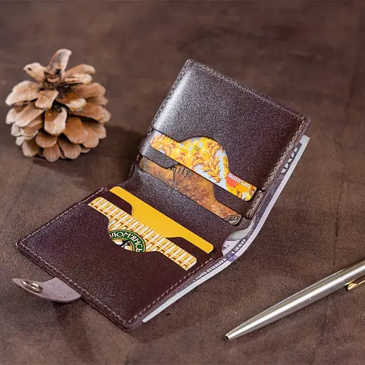 Мужской кожаный кошелек Shvigel 10х8.5х1 см acs0015044 - фото 7