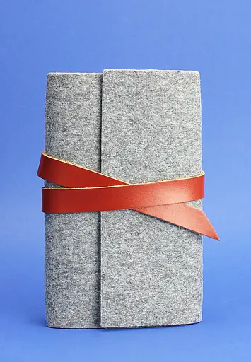 Фетровий блокнот (Софт-бук) 1.0 Фетр з шкіряними коричневими вставками - фото 1