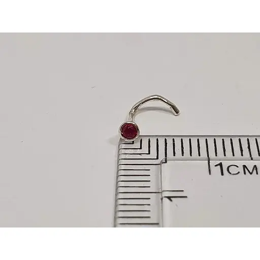 Серебряная серьга-пирсинг в нос Dear. 1023.5С Красный - фото 3