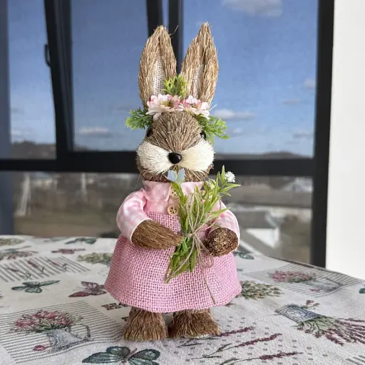 Великодній зайчик "Еко леді" з соломи MIS LT - фото 1