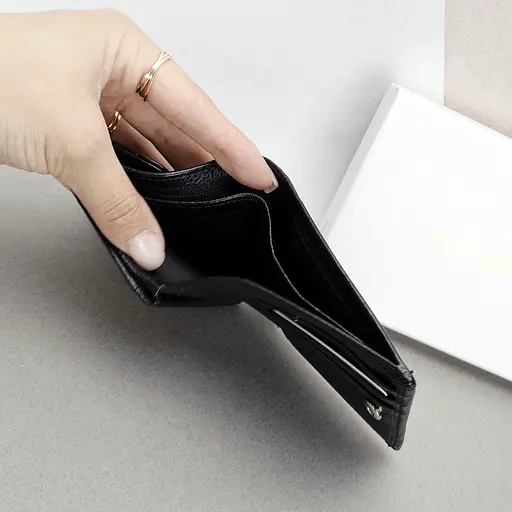 Жіночий шкіряний гаманець Classic 8848A-15 на кнопці чорний - фото 5