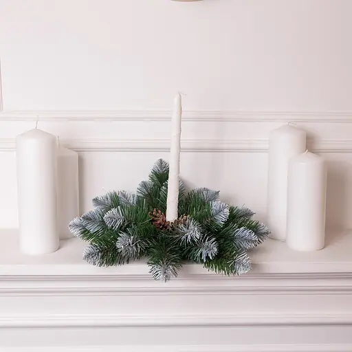 Декоративний штучний свічник-вінок Lugi SOK-O-2 із засніженими кінчиками на 1 свічку зелений - фото 3