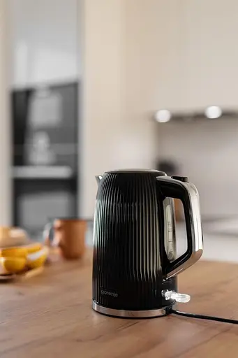 Gorenje Электрочайник 1.7л, Strix-контроль, черный матовый - фото 8