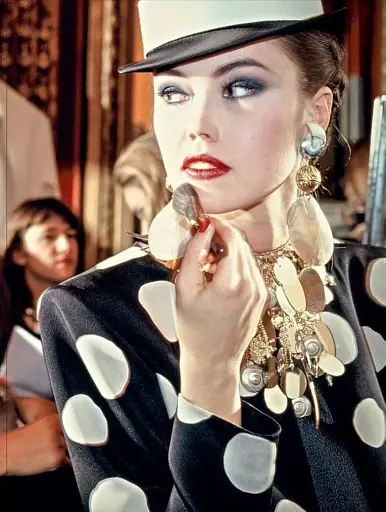 Yves Saint Laurent Inside Out. A Creative Universe Revealed - фото 7