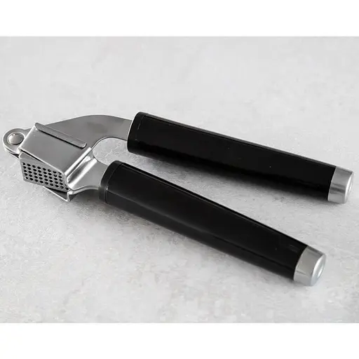 Пресс для чеснока KitchenAid Classic 19 см черный (KCG132OHOBE) - фото 4