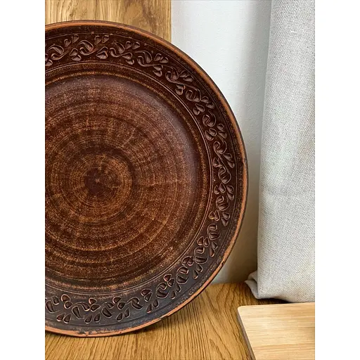 Тарілка 26 см керамічна (глиняна) різьблена Декор - фото 3