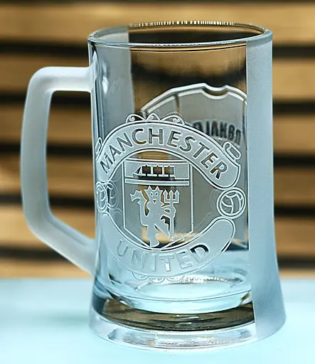 Пивний келих 660 мл Манчестер Юнайтед FC Manchester з гравіюванням подарунок для фаната  футбольний кухоль Роналдо - фото 3