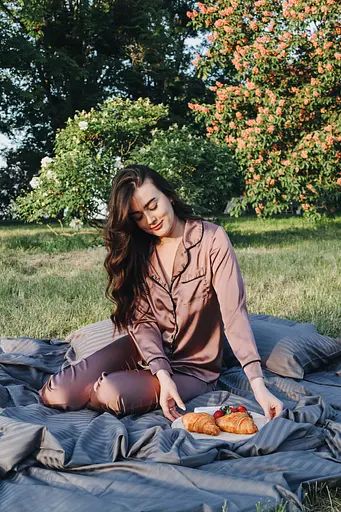 Комплект постільної білизни Страйп Сатин Graphite Grey темно-сірий - двоспальний - фото 5