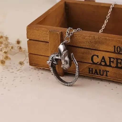 Кулон Alien Чужий проти Хижака AVP: Alien vs. Predator - фото 4