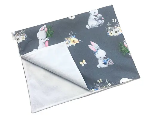 Непромокаемая пеленка Moontime "Зайчики с детьми" - фото 1