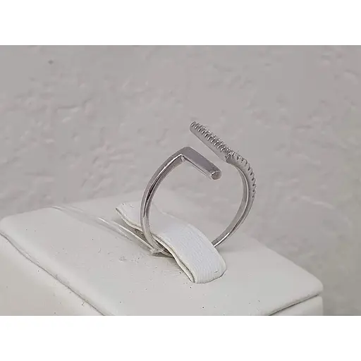 Серебряное незамкнутое кольцо Qvaliz с фианитами. 90101066 16 - фото 3