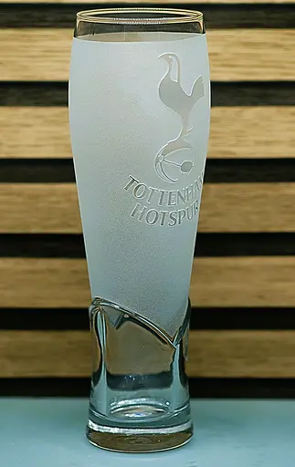 Пивний келих крафтовий 440 мл ФК Тоттенгем  Tottenham Hotspur з гравіюванням подарунок для фаната футбольна кружка - фото 2