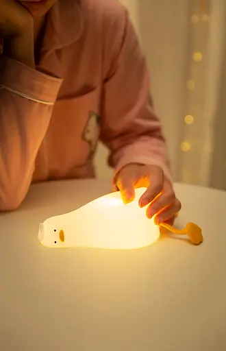 Силиконовый ночник "Лежащая утка" с подставкой для телефона - фото 7