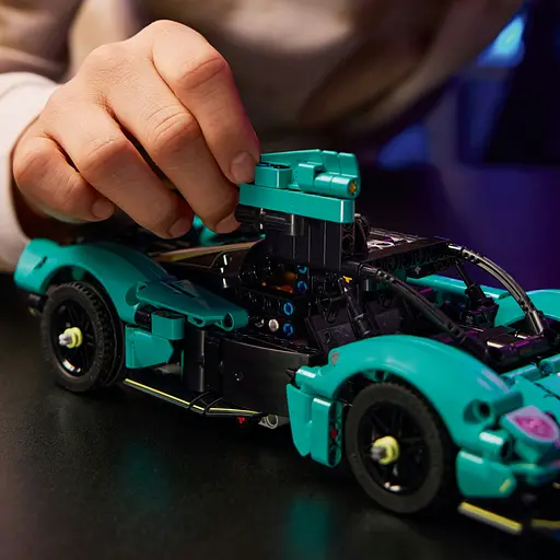 Конструктор LEGO Technic Aston Martin Valkyrie 707 деталей (42208) - фото 19
