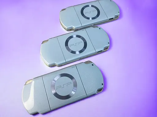 Игровая консоль карманная Sony Playstation Portable 2000 PsP 32 GB + 90 игр - фото 2