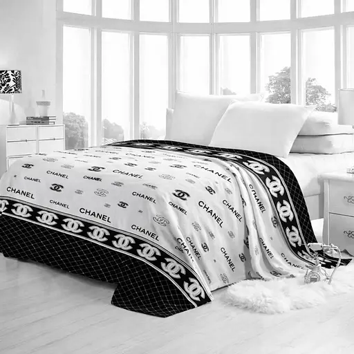 Покривало плед Шанель декоративне мікрофібра з візерунком домашній текстиль на ліжко 150x220 см Чорно-біле графічне - фото 1
