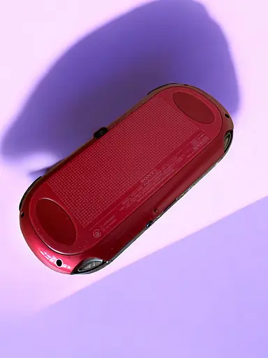 Портативная игровая консоль карманная беспроводная Playstation Vita Fat (Красная) 64 GB + 25 игр - фото 4