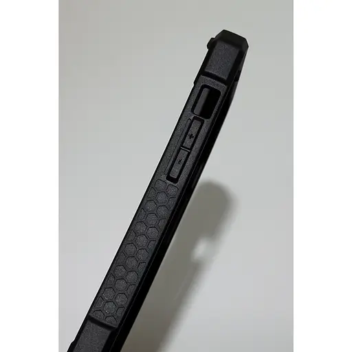 Оригинальный противоударный чехол UAG Monarch Pro MagSafe для iPhone 14 Plus/15 Plus Black 114029114040 - фото 9