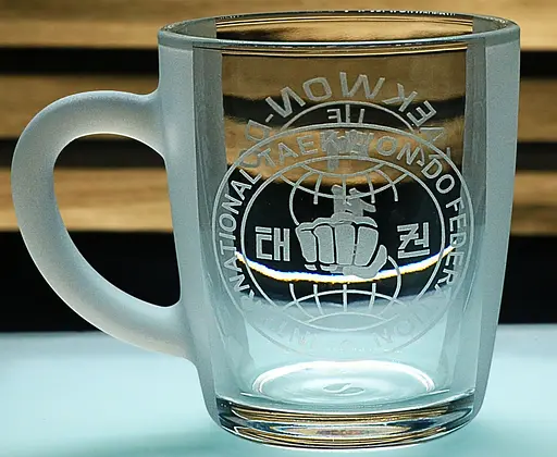 Чашка для чая 350мл Теквандо ITF з гравіюванням скляна кружка подарунок для спортсмена тренера - фото 1