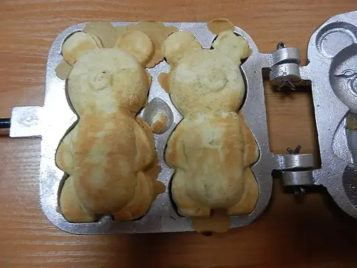 Форма алюмінієва для випікання печива на плиті "Ведмедик Барні великий", Ласунка Сірий 81908 - фото 10