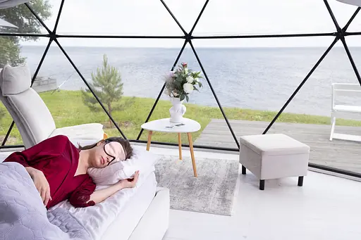 Маска для сна шелк «Чумацький Шлях» с нескользящей резинкой в Подарочной упаковке Розовая (1176-02) - фото 12