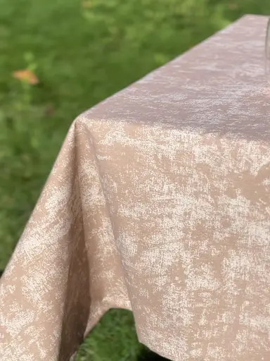 Водовідштовхувальна скатертина Мармур бежевий 120х120 см (+ 2 серветки 30х40 см)