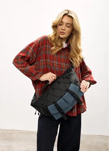 Женская сумка-бананка под ноутбук Sambag Urban Pro черно-синяя 46×26 см (51411215) - фото 1