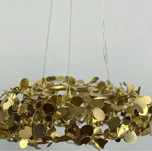 Сучасна люстра з густими монетками в золотому кольорі корпусу Line.F Діаметр 60см - фото 3
