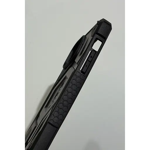 Оригинальный противоударный чехол UAG Monarch Pro MagSafe для iPhone 14 Plus/15 Plus Black 114029114040 - фото 3