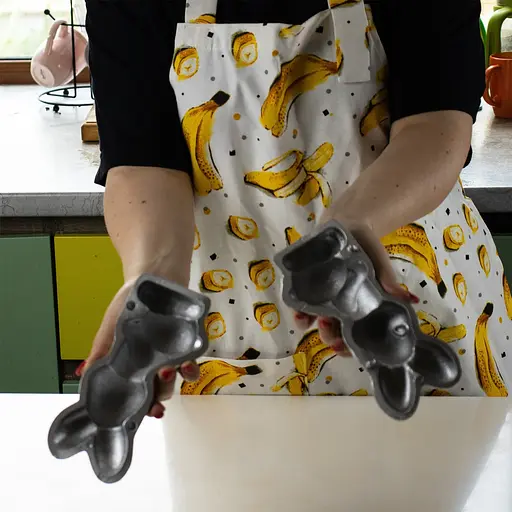 Форма алюмінієва "Зайчик" для випікання святкового цільного кексу 18.5х9х7.5 см, Ласунка Сірий 85018 - фото 7