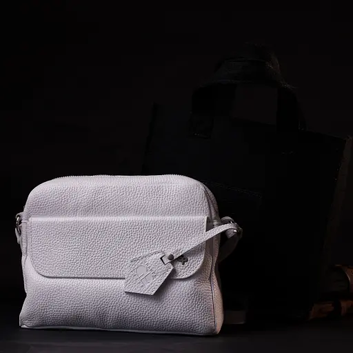 Кожаная женская сумка Grande Pelle 23х17х7 см sum0023594 - фото 8