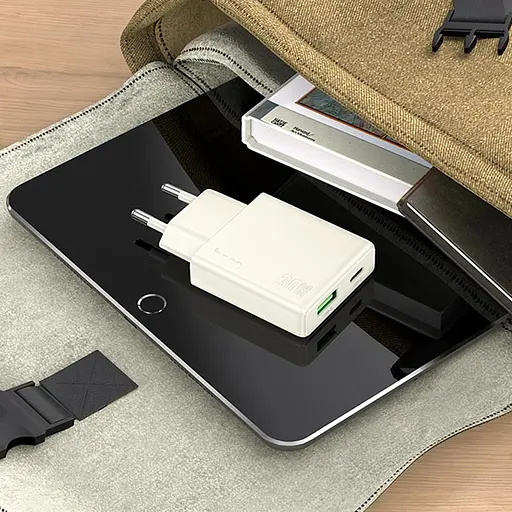 МЗП Hoco N45 Biscuit PD30W+QC3.0 (1USB-A/1C) + кабель Type-C to Lightning Moonlight white - фото 5