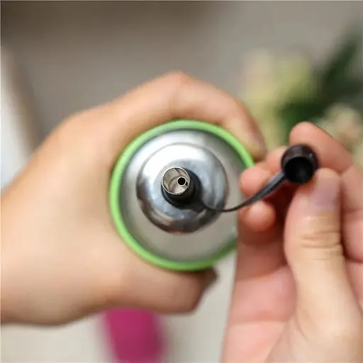 Диспенсер дозатор для масла уксуса соуса стеклянная бутылка с дозатором с стильной цветной накладкой 300 мл, Kitchen Master Белый 87626 - фото 4