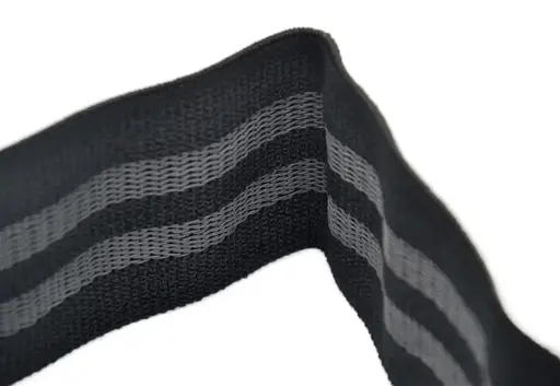 Тканинна гумка PowerPlay 4111 Hip Band L Light для фітнесу та спорту Чорна (d_84cm) (PP_4111_Black_L) - фото 4