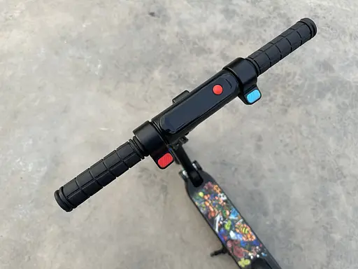 Детский электросамокат GIANT Kids E10 PRO 4.4Ah черный + Bluetooth колонка - фото 6