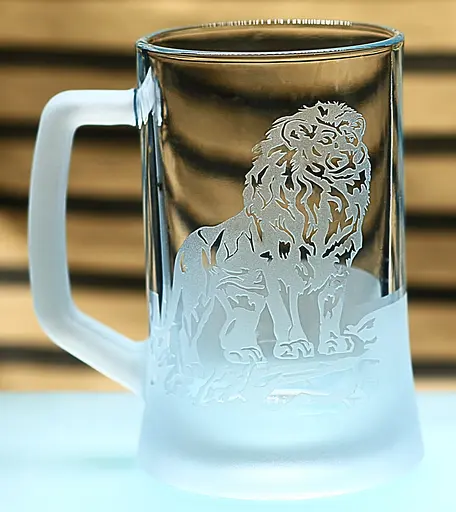 Пивний келих 660 мл з ручкою Лев  подарунок для чоловіка кухоль з гравіюванням царь звірів - фото 3