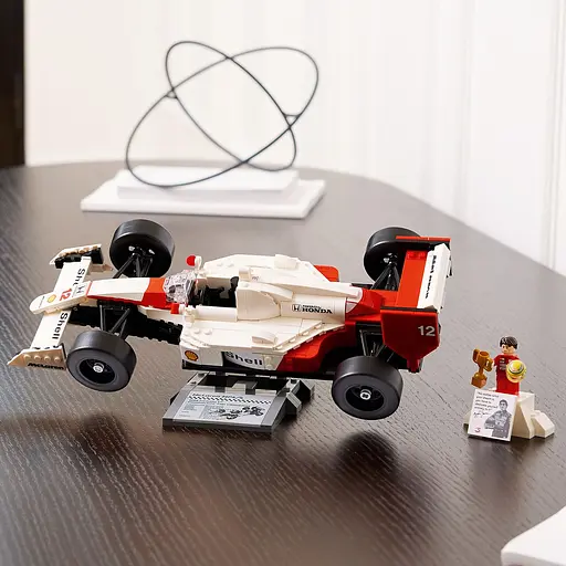Уценка. Конструктор LEGO Icons McLaren MP4/4 и Айртон Сенна 693 деталей (10330) - фото 4