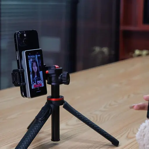 Беспроводной дублирующий экран / монитор для селфи RK-X40 with MagSafe Grey - фото 8