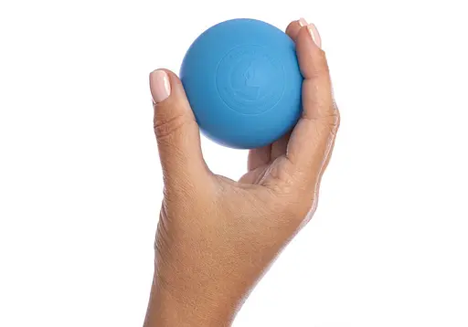 Масажний м'ячик EasyFit каучук 6.5 см синій (EF-2076-BL) - фото 2