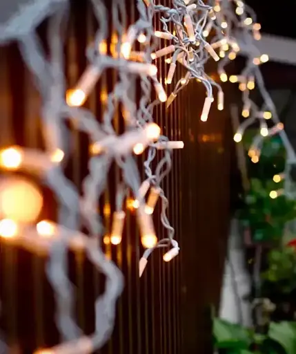 Зовнішня новорічна гірлянда бахрома (білий дріт) Xmas W-2 5x0.6 м 120 LED Теплий білий - фото 3